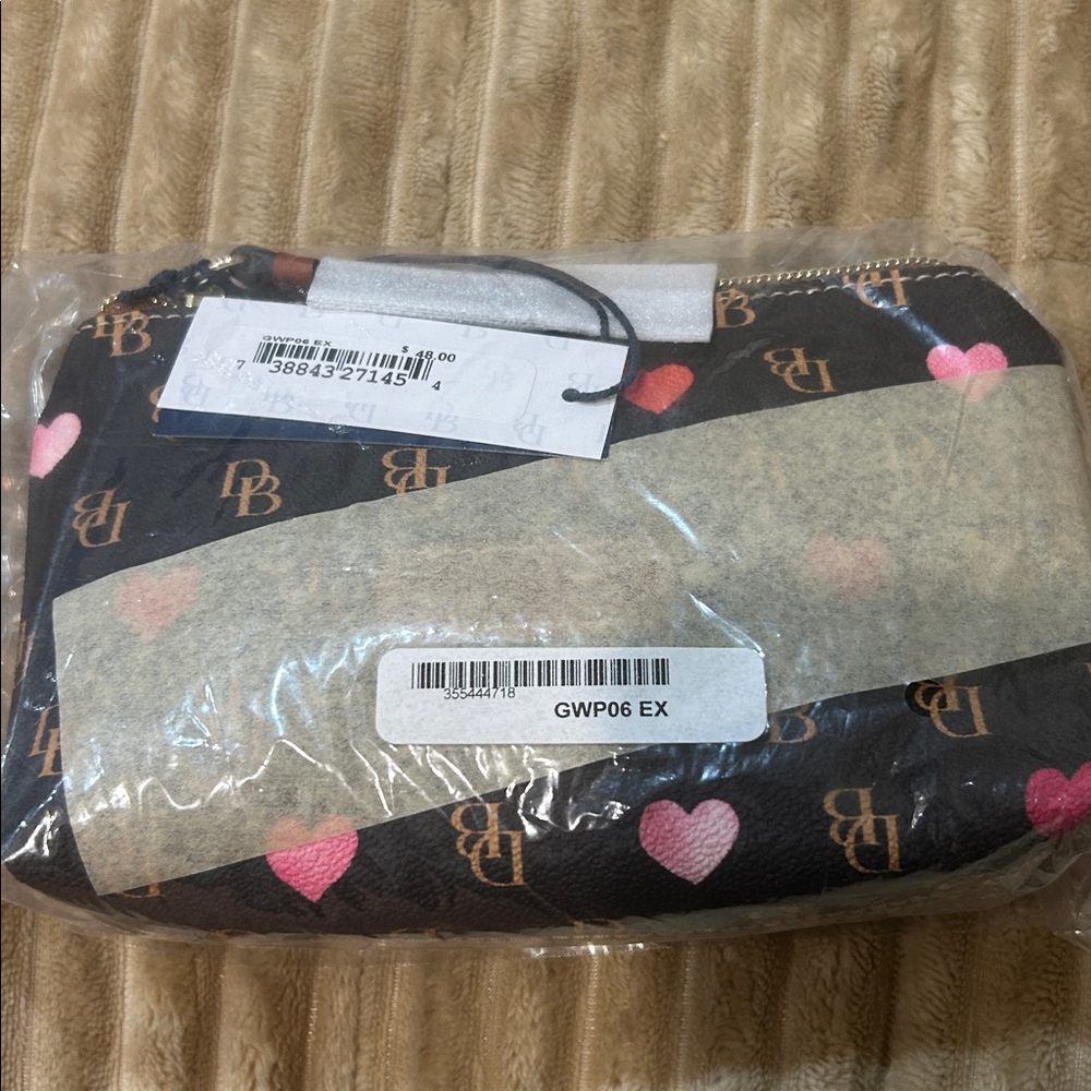 Dooney&Bourke Black and Pink Heart Patterned Pouch
